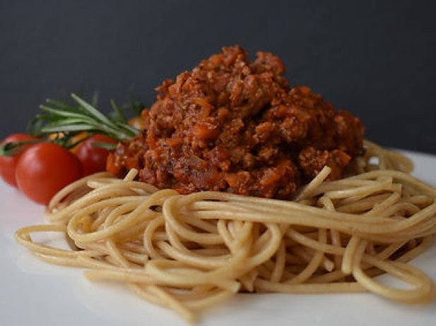 This recipe can use any meat free substitute mince, but of course you can use beef or even pork. Our recipe makes a Bolognese sauce in no time at all with a good deep flavour that’s vibrant and not too sweet.
